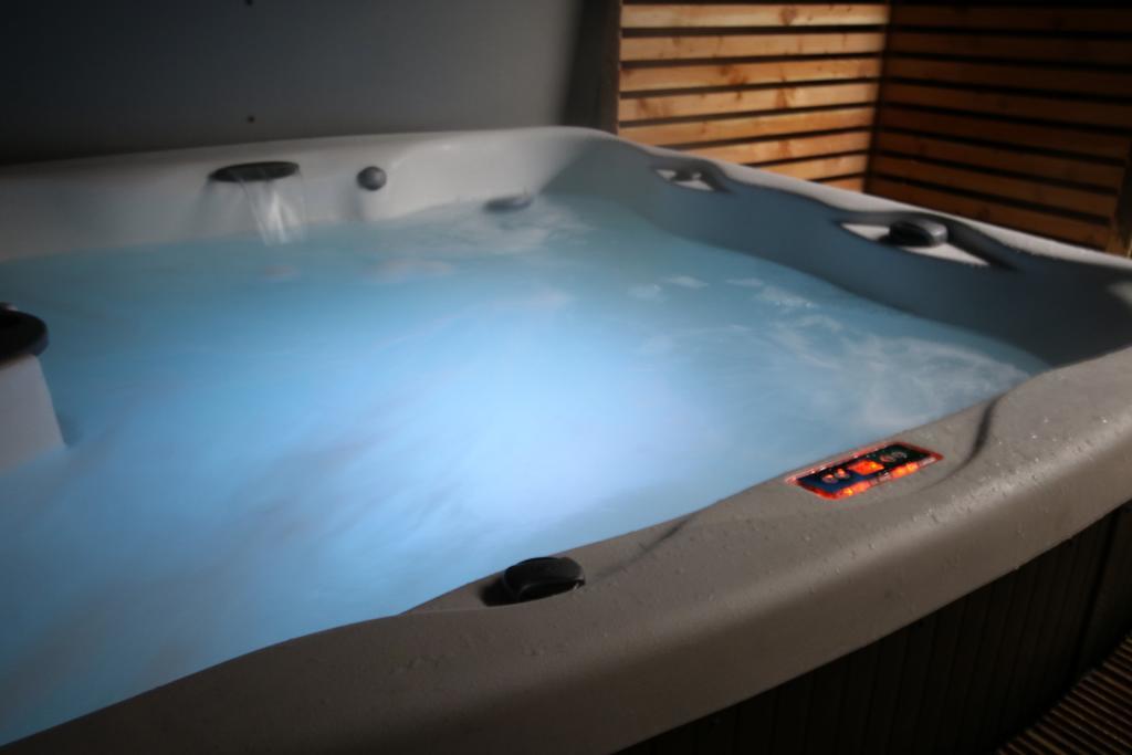 Lodge 2 - Highland Braes Lodge.  Sleeps 4, Hot Tub, Pet Friendly