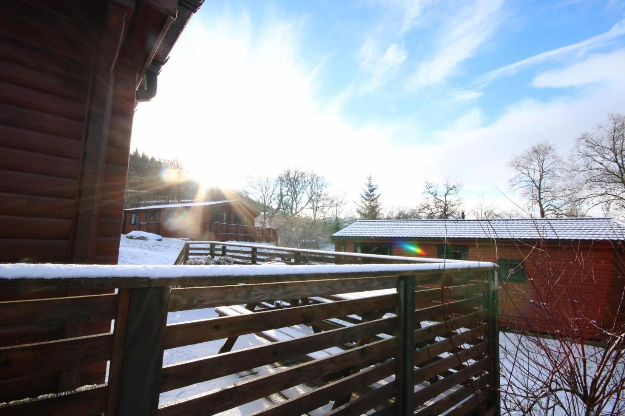 Lodge 3 - Highland Ewe Lodge. Sleeps 4, Hot Tub, Pet Friendly